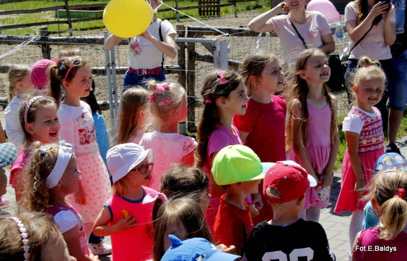 Dzień Dziecka z Mażoretkami (zdjęcia)
