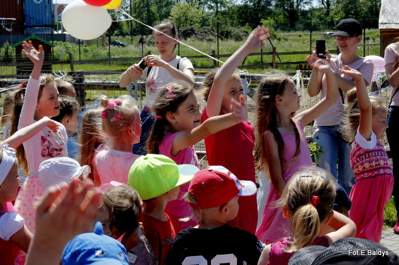 Dzień Dziecka z Mażoretkami (zdjęcia)