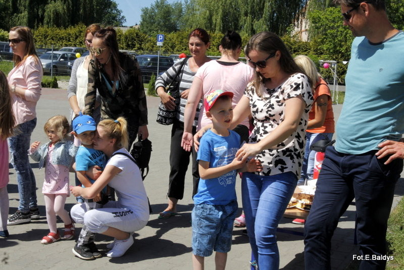 Dzień Dziecka z Mażoretkami (zdjęcia)