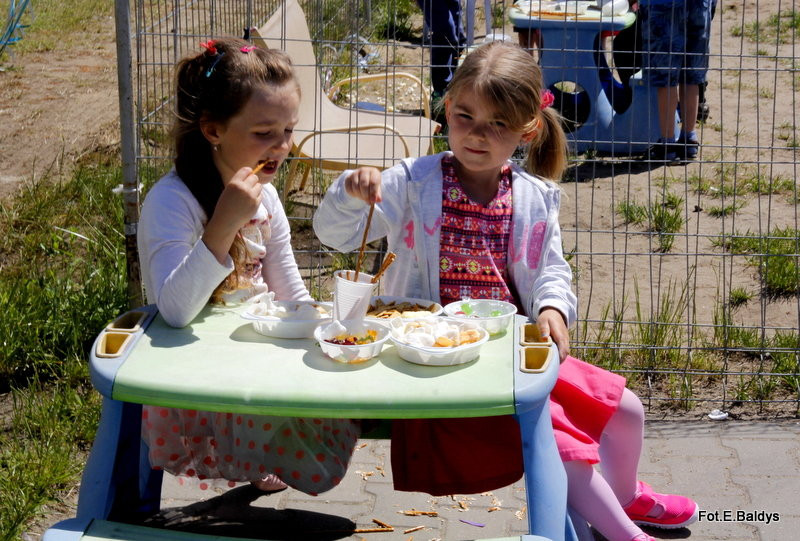 Dzień Dziecka z Mażoretkami (zdjęcia)