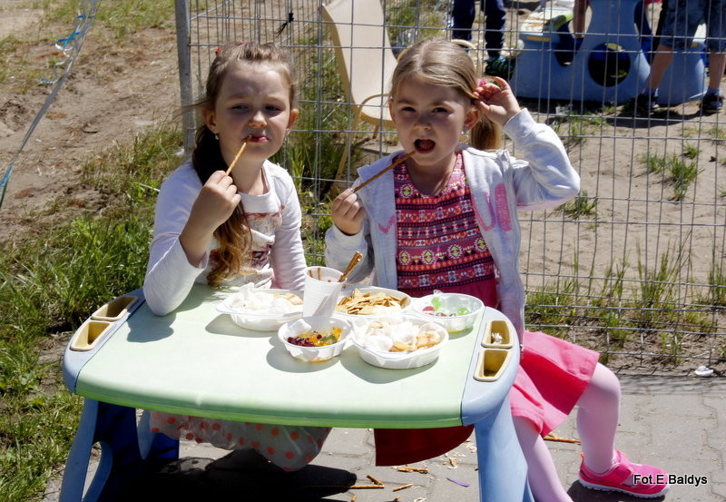 Dzień Dziecka z Mażoretkami (zdjęcia)