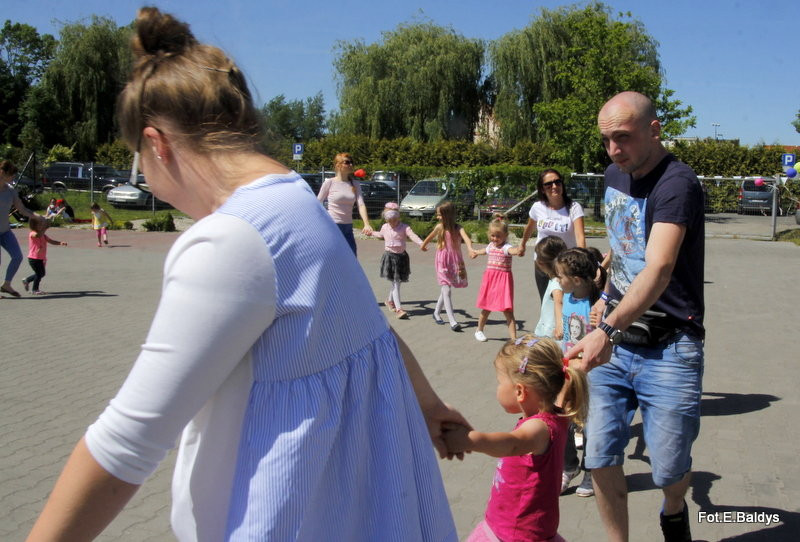 Dzień Dziecka z Mażoretkami (zdjęcia)