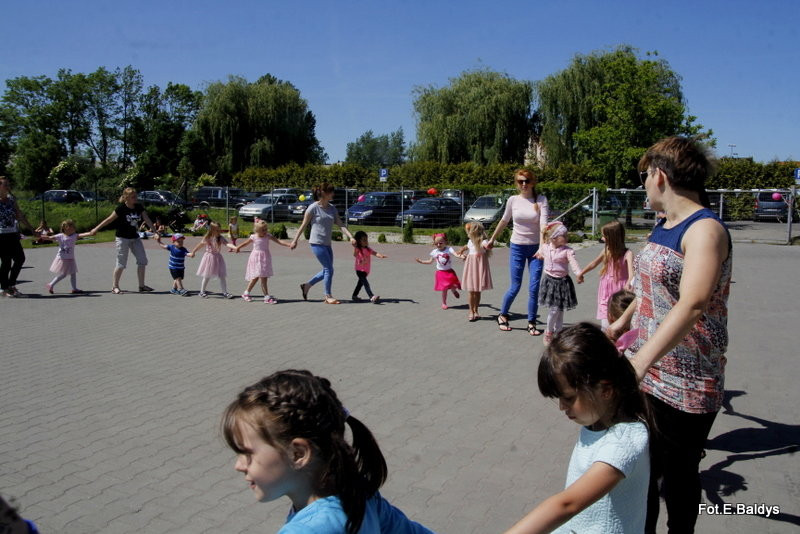 Dzień Dziecka z Mażoretkami (zdjęcia)