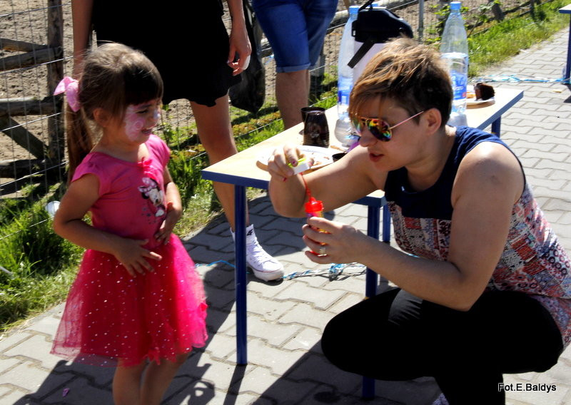 Dzień Dziecka z Mażoretkami (zdjęcia)