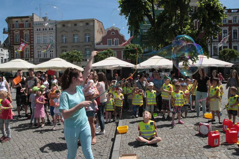 Rynek w bańkach mydlanych (zdjęcia)