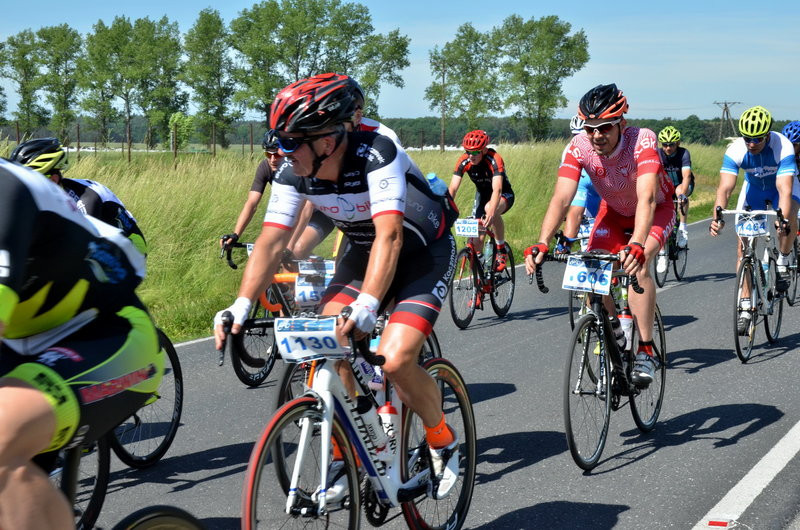 Kolarze na szosach pojezierza (zdjęcia)