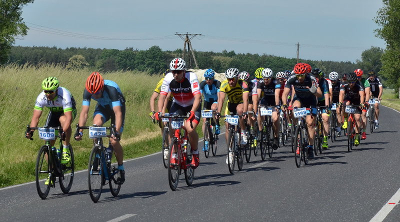 Kolarze na szosach pojezierza (zdjęcia)