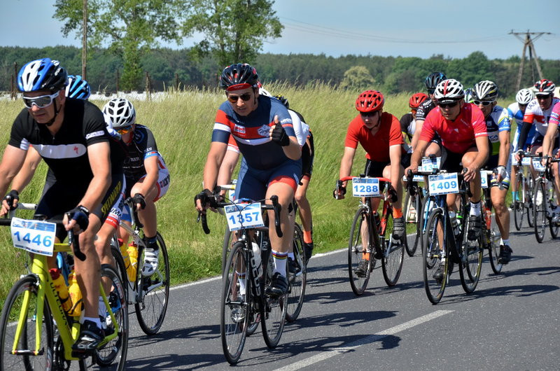 Kolarze na szosach pojezierza (zdjęcia)