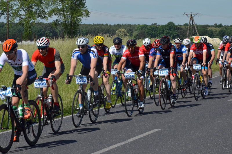 Kolarze na szosach pojezierza (zdjęcia)