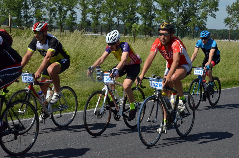Kolarze na szosach pojezierza (zdjęcia)