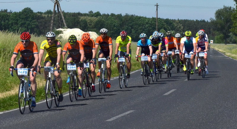 Kolarze na szosach pojezierza (zdjęcia)