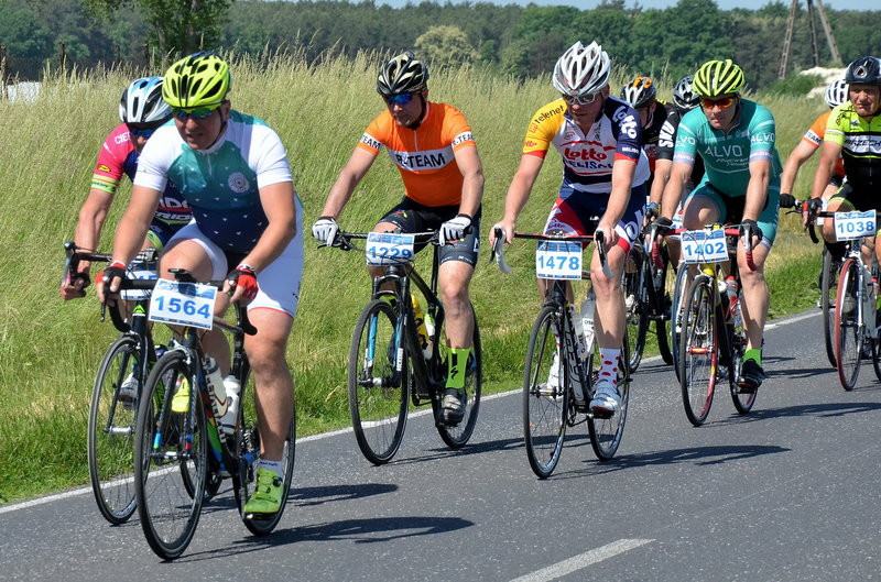 Kolarze na szosach pojezierza (zdjęcia)