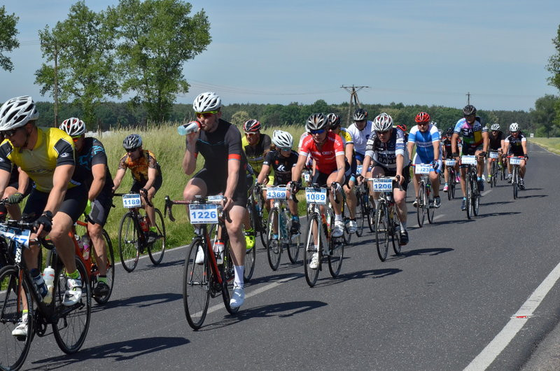 Kolarze na szosach pojezierza (zdjęcia)