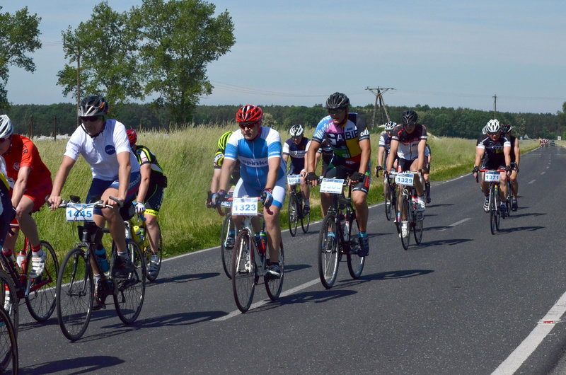 Kolarze na szosach pojezierza (zdjęcia)