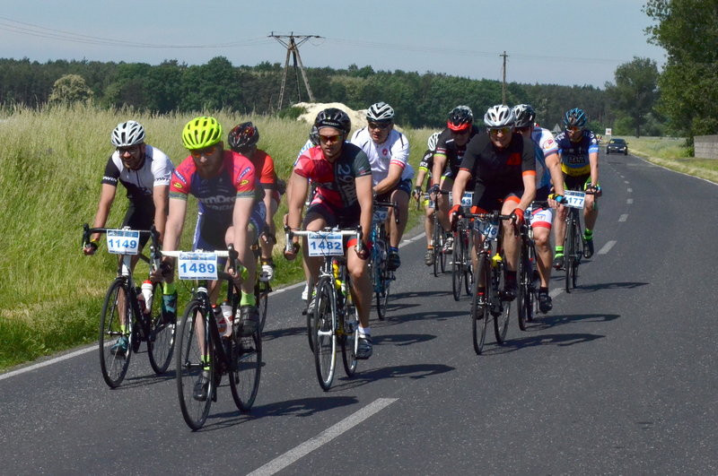 Kolarze na szosach pojezierza (zdjęcia)