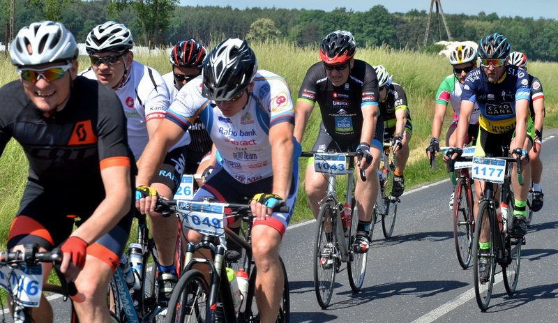 Kolarze na szosach pojezierza (zdjęcia)