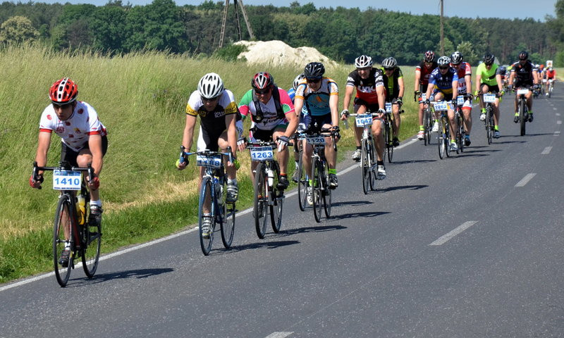 Kolarze na szosach pojezierza (zdjęcia)