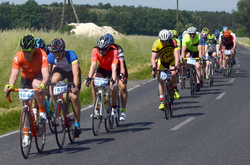 Kolarze na szosach pojezierza (zdjęcia)