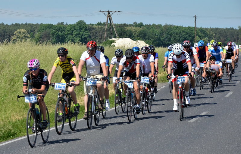 Kolarze na szosach pojezierza (zdjęcia)