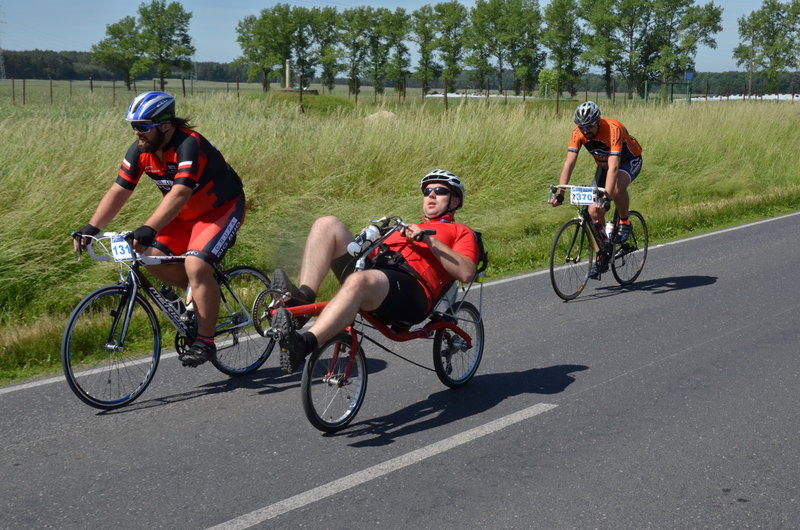 Kolarze na szosach pojezierza (zdjęcia)