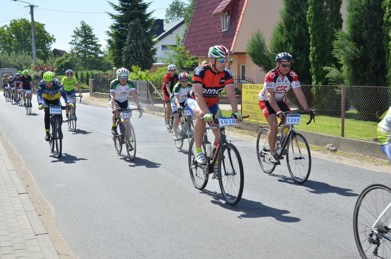 Kolarze na szosach pojezierza (zdjęcia)