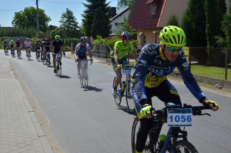 Kolarze na szosach pojezierza (zdjęcia)