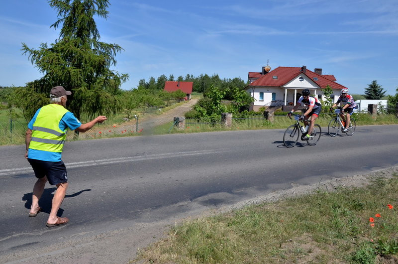 Kolarze na szosach pojezierza (zdjęcia)