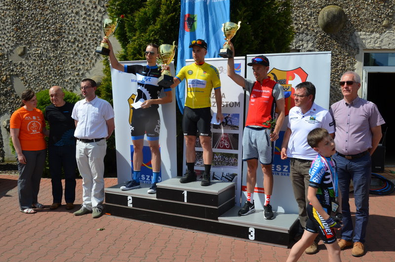 Kolarze na szosach pojezierza (zdjęcia)