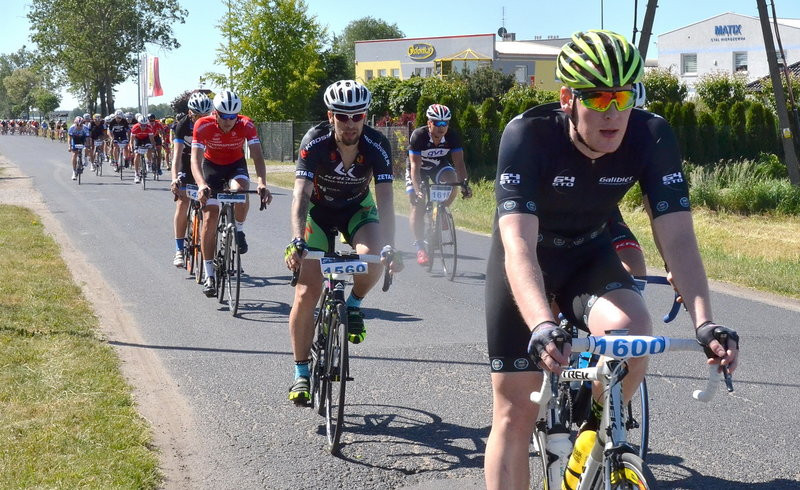 Kolarze na szosach pojezierza (zdjęcia)