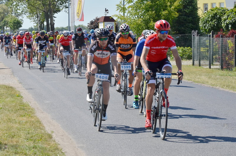 Kolarze na szosach pojezierza (zdjęcia)