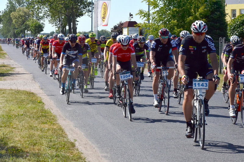Kolarze na szosach pojezierza (zdjęcia)