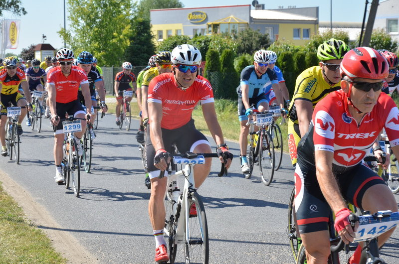 Kolarze na szosach pojezierza (zdjęcia)