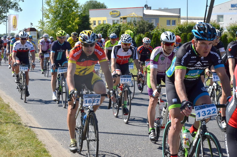 Kolarze na szosach pojezierza (zdjęcia)