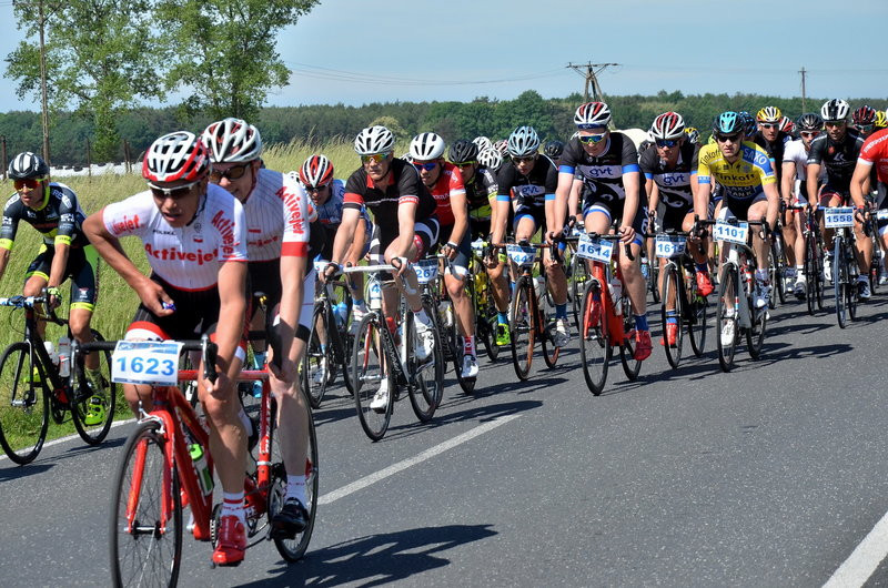 Kolarze na szosach pojezierza (zdjęcia)