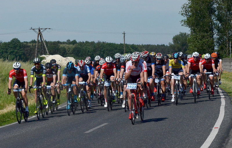 Kolarze na szosach pojezierza (zdjęcia)