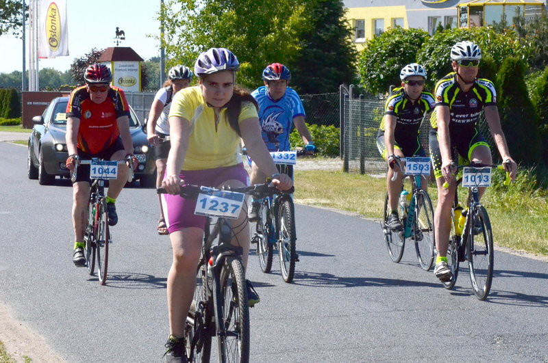 Kolarze na szosach pojezierza (zdjęcia)