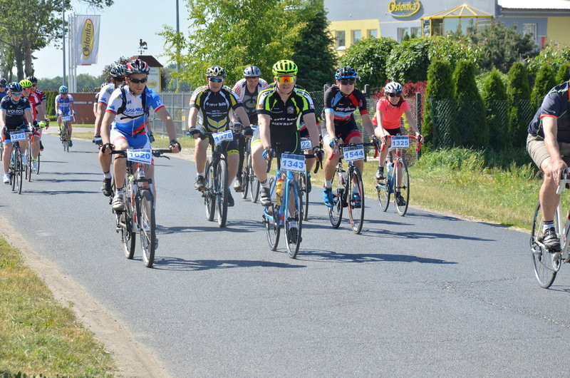 Kolarze na szosach pojezierza (zdjęcia)