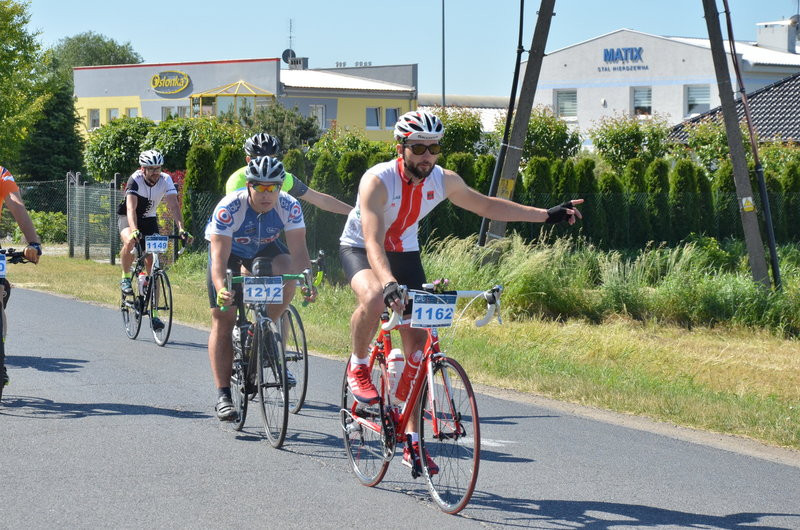 Kolarze na szosach pojezierza (zdjęcia)
