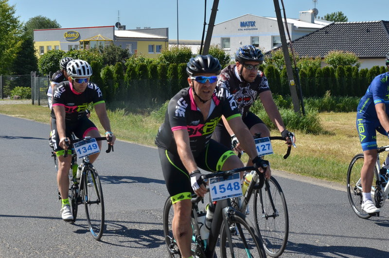 Kolarze na szosach pojezierza (zdjęcia)
