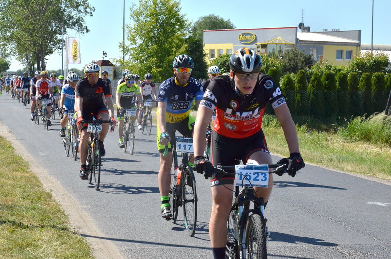 Kolarze na szosach pojezierza (zdjęcia)