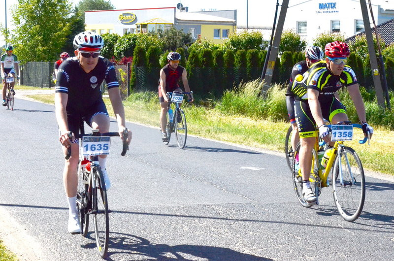 Kolarze na szosach pojezierza (zdjęcia)