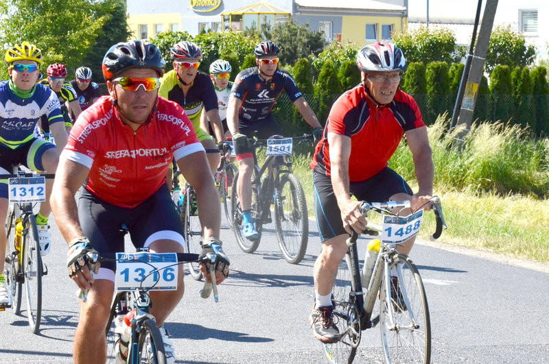 Kolarze na szosach pojezierza (zdjęcia)