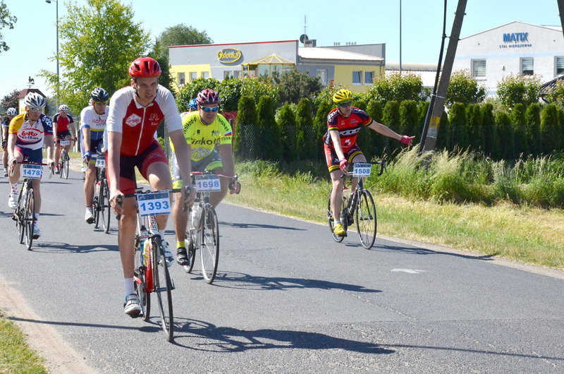 Kolarze na szosach pojezierza (zdjęcia)