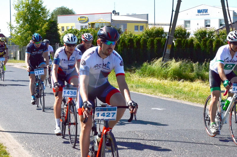 Kolarze na szosach pojezierza (zdjęcia)