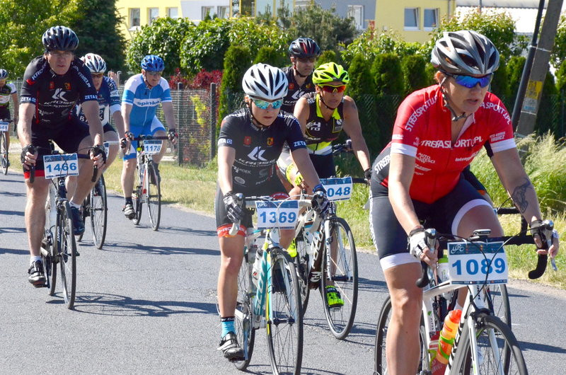 Kolarze na szosach pojezierza (zdjęcia)