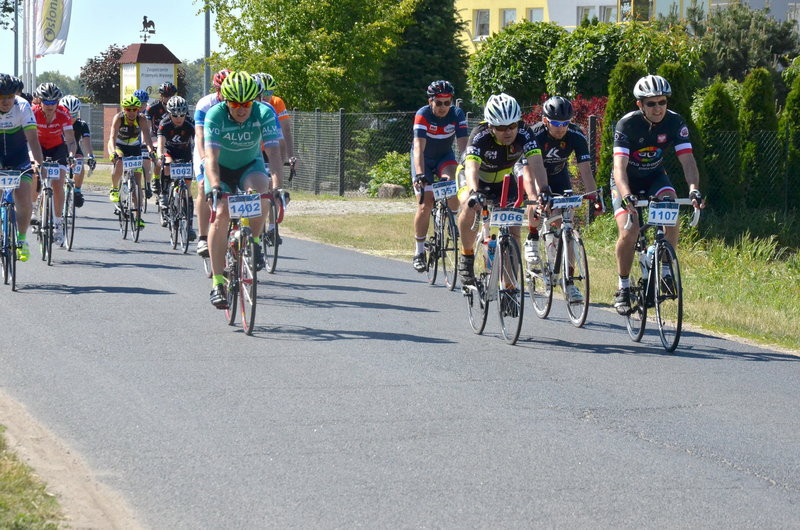 Kolarze na szosach pojezierza (zdjęcia)