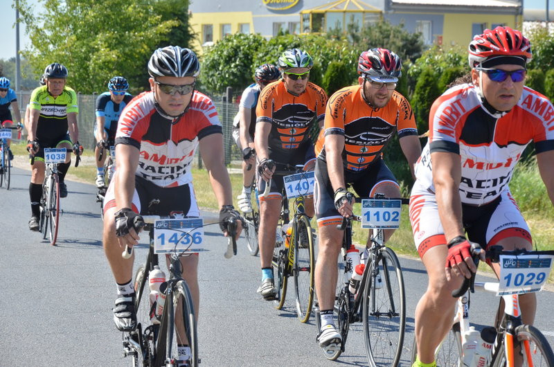 Kolarze na szosach pojezierza (zdjęcia)