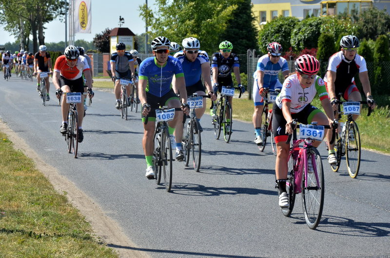 Kolarze na szosach pojezierza (zdjęcia)