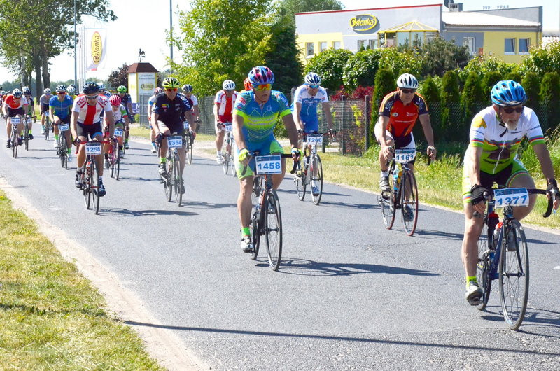 Kolarze na szosach pojezierza (zdjęcia)