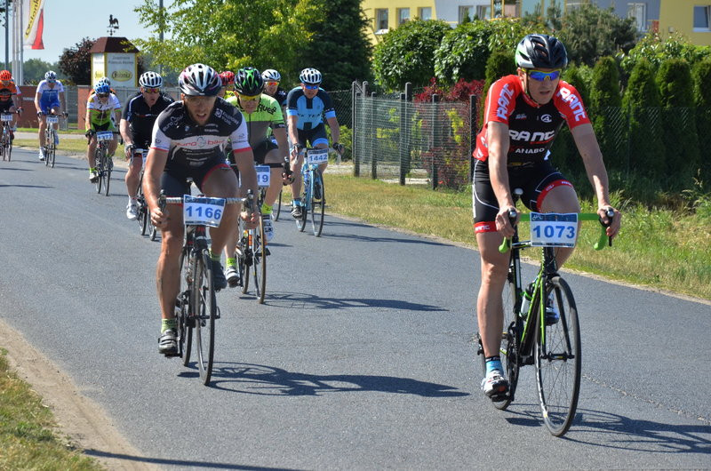Kolarze na szosach pojezierza (zdjęcia)
